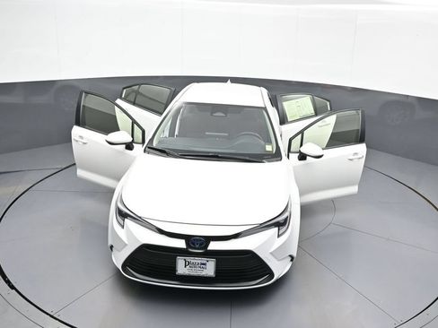 Certified 2024 Toyota Corolla LE AWD/4WD image 44