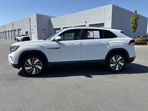 Used 2020 Volkswagen Atlas Cross Sport SE w/ Towing Package AWD/4WD image 6
