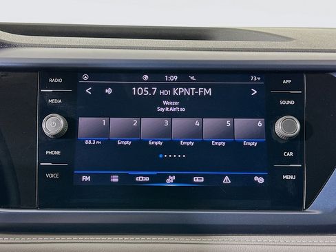 Used 2024 Volkswagen Taos SE image 21