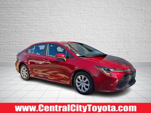 Used 2025 Toyota Corolla LE FWD image 1
