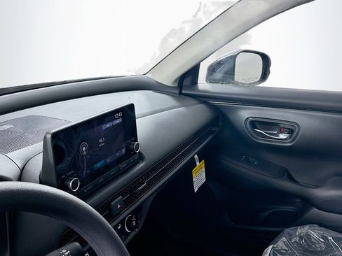 Used 2024 Honda HR-V LX image 12
