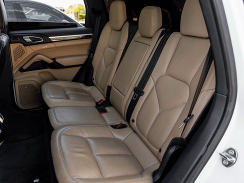 Used 2017 Porsche Cayenne S image 34