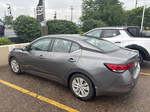 Used 2020 Nissan Sentra S FWD image 2