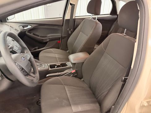 Used 2017 Ford Focus SE image 10