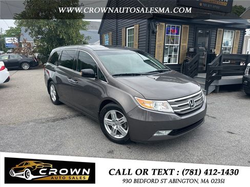 Used 2011 Honda Odyssey Touring Elite image 3