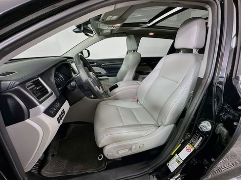 Used 2015 Toyota Highlander Limited image 20