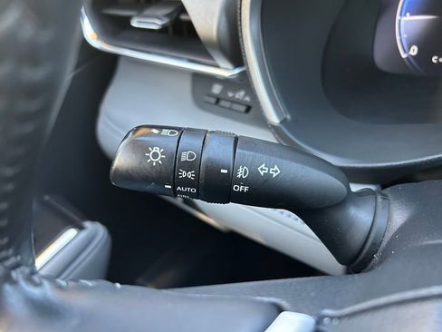 Used 2023 Toyota Highlander Limited image 23