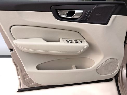 New 2026 Volvo XC60 B5 Ultra w/ Protection Package Premier image 20