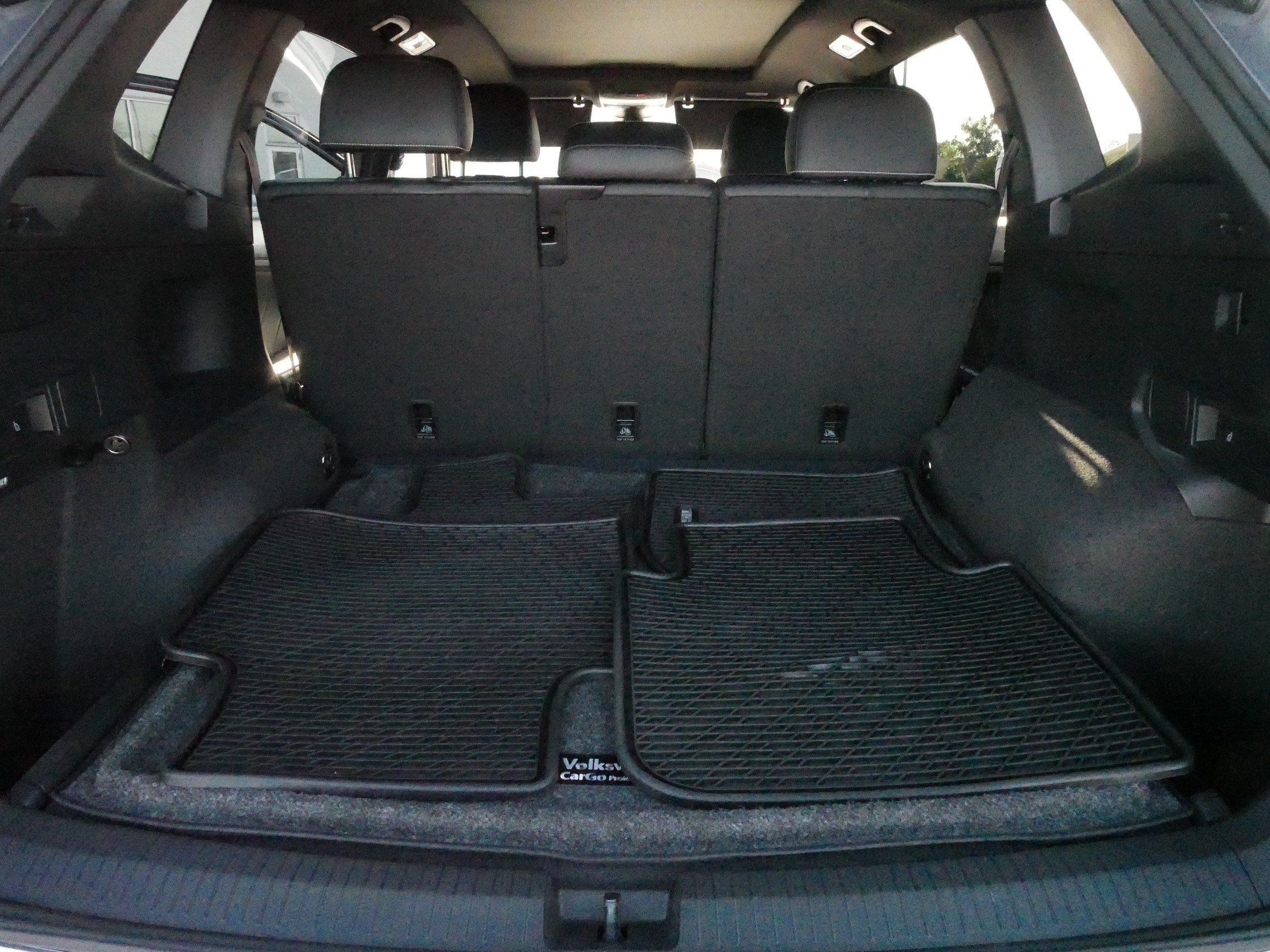 Certified 2024 Volkswagen Tiguan SE R-Line AWD/4WD image 18