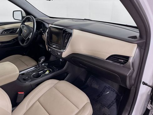 Used 2023 Chevrolet Traverse LT w/ LT Premium Package image 38