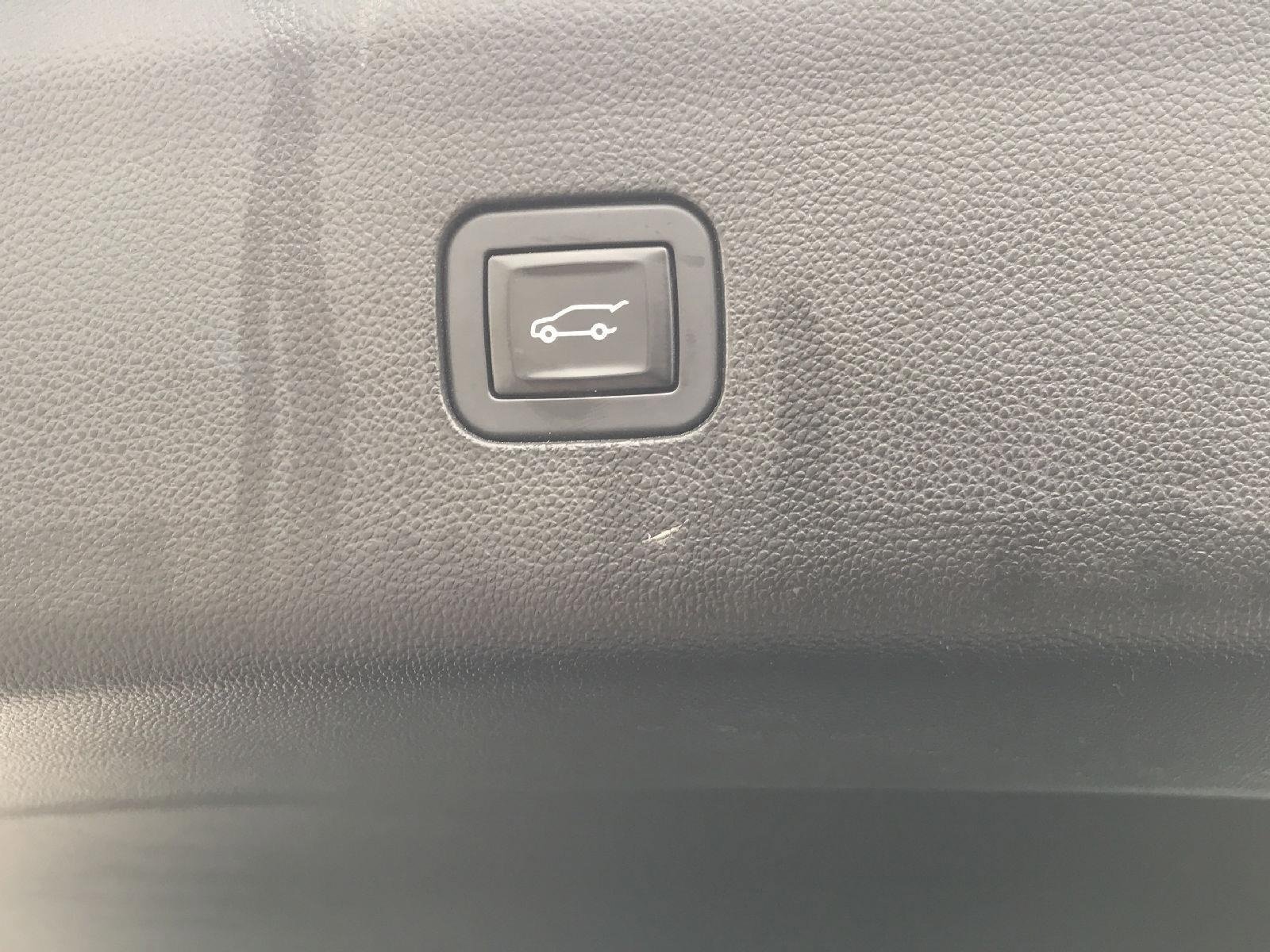 Used 2018 Buick Enclave Essence w/ Trailering Package AWD/4WD image 13