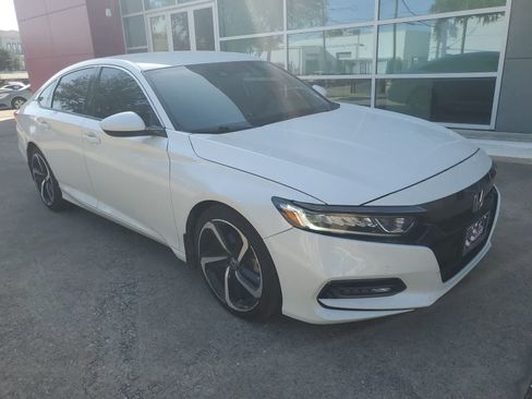 Used 2018 Honda Accord Sport image 9