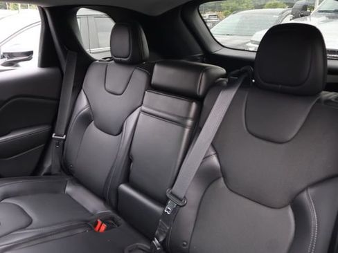 Used 2019 Jeep Cherokee Limited AWD/4WD image 9