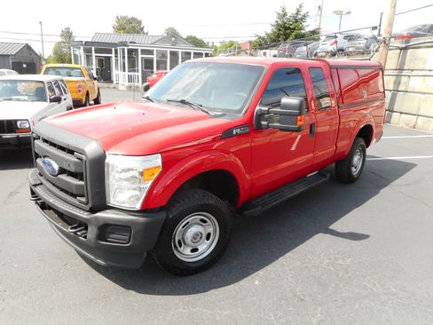 Used 2014 Ford F250 XL w/ Power Equipment Group AWD/4WD image 6