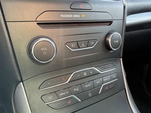 Used 2016 Ford Edge SEL w/ Equipment Group 201A image 26