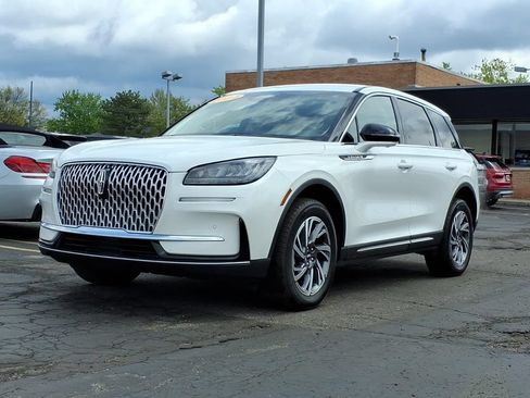 Used 2023 Lincoln Corsair AWD w/ Equipment Group 101A image 3