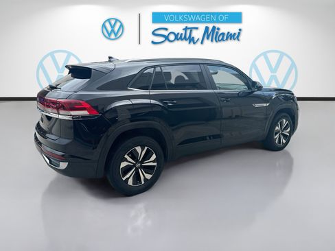 Used 2024 Volkswagen Atlas Cross Sport SE FWD image 7