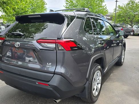 Used 2021 Toyota RAV4 LE AWD/4WD image 8