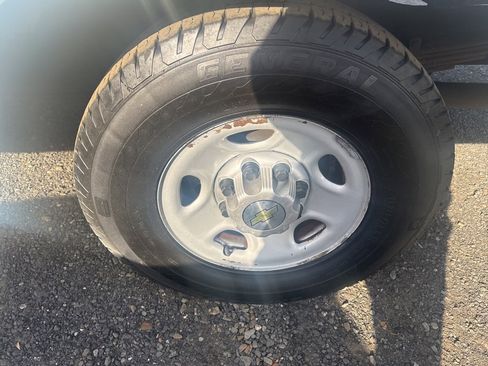 Used 2014 Chevrolet Express 3500 image 19