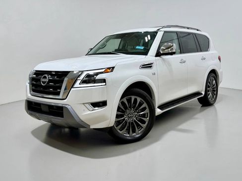 Used 2023 Nissan Armada SL RWD image 2