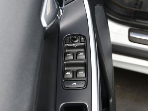 Used 2017 Volvo XC60 T5 Dynamic w/ Preferred Option Package image 10