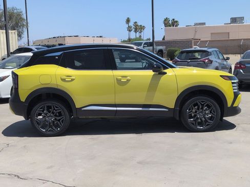 New 2026 Nissan Kicks SR FWD image 5