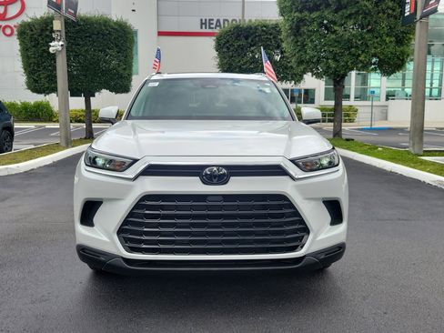 Used 2024 Toyota Grand Highlander FWD image 4