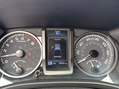 Used 2023 Toyota Tacoma TRD Off-Road AWD/4WD image 19