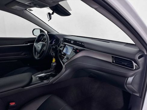 Used 2020 Toyota Camry SE FWD image 31