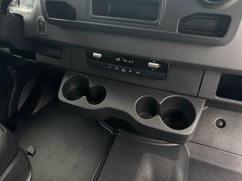 Used 2025 Mercedes-Benz Sprinter 2500 image 46