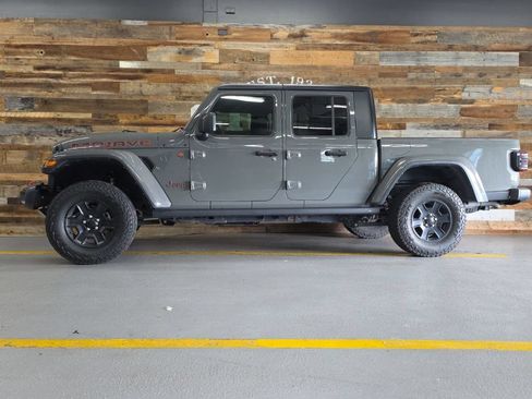 Used 2022 Jeep Gladiator Mojave w/ Cold Weather Group AWD/4WD image 13