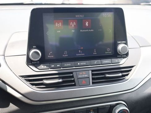 Used 2025 Nissan Altima 2.5 SR FWD image 16