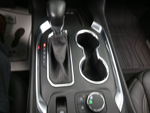 Used 2023 Chevrolet Traverse LT w/ LT Premium Package image 10