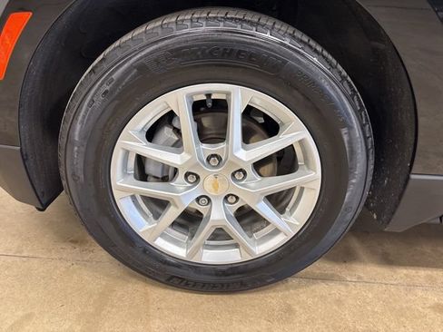 Used 2024 Chevrolet Equinox LT FWD image 7