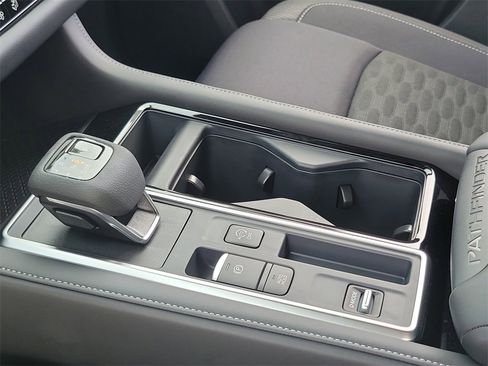 New 2025 Nissan Pathfinder SV w/ Black Appearance Package image 10