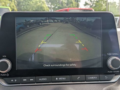 Used 2024 Nissan Sentra SV FWD image 20