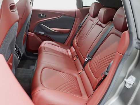 Used 2021 Aston Martin DBX image 36