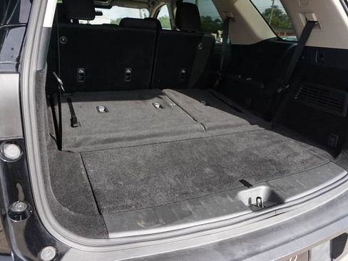 Used 2024 Nissan Pathfinder SV image 9