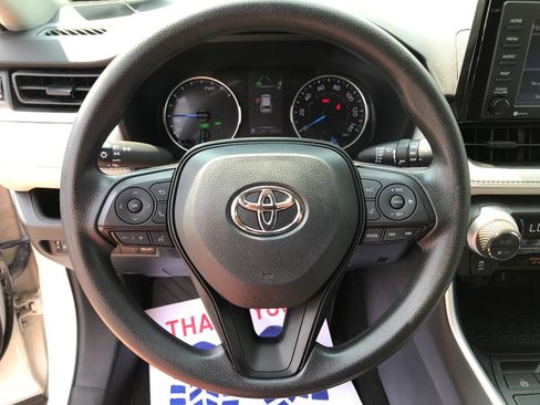 Used 2022 Toyota RAV4 XLE w/ Convenience Package AWD/4WD image 17