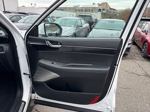 Used 2022 Hyundai Palisade Limited w/ Winter Package image 31