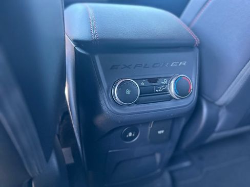 Used 2025 Ford Explorer ST-Line w/ ST-Line Street Pack AWD/4WD image 37
