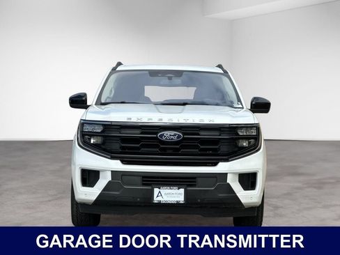Used 2025 Ford Expedition Max Active RWD image 9