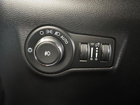 Used 2022 Jeep Compass Limited AWD/4WD image 23