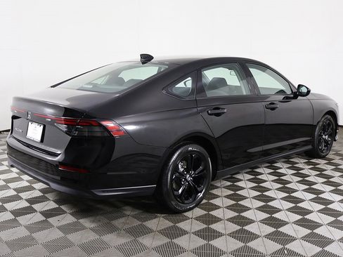 Certified 2025 Honda Accord SE image 10