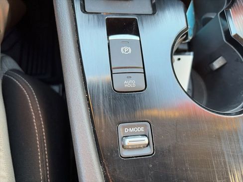 Certified 2022 Nissan Rogue SV image 17