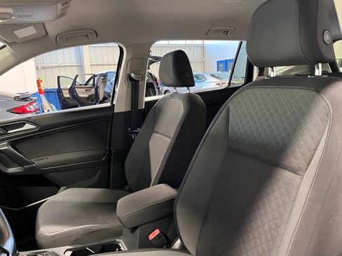 Used 2020 Volkswagen Tiguan S image 23