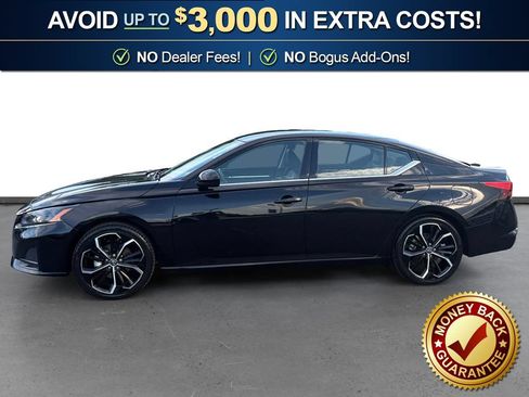 Used 2024 Nissan Altima 2.5 SR FWD image 2