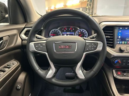 Used 2023 GMC Acadia SLT w/ Elevation Edition image 10