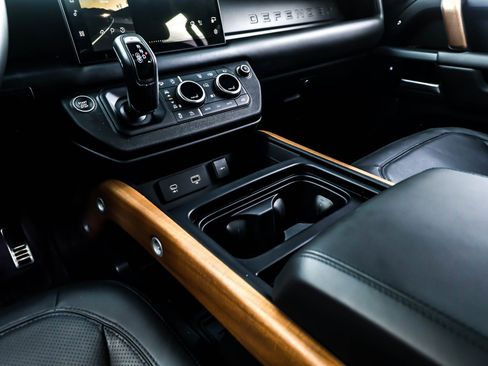 Used 2024 Land Rover Defender 110 X image 6