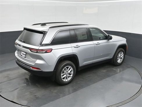 New 2025 Jeep Grand Cherokee Laredo X w/ Luxury Tech Group I image 29